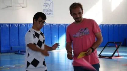 Çeşme’de Özel Gereksinimli Çocuklara Engelsiz Spor Eğitimi