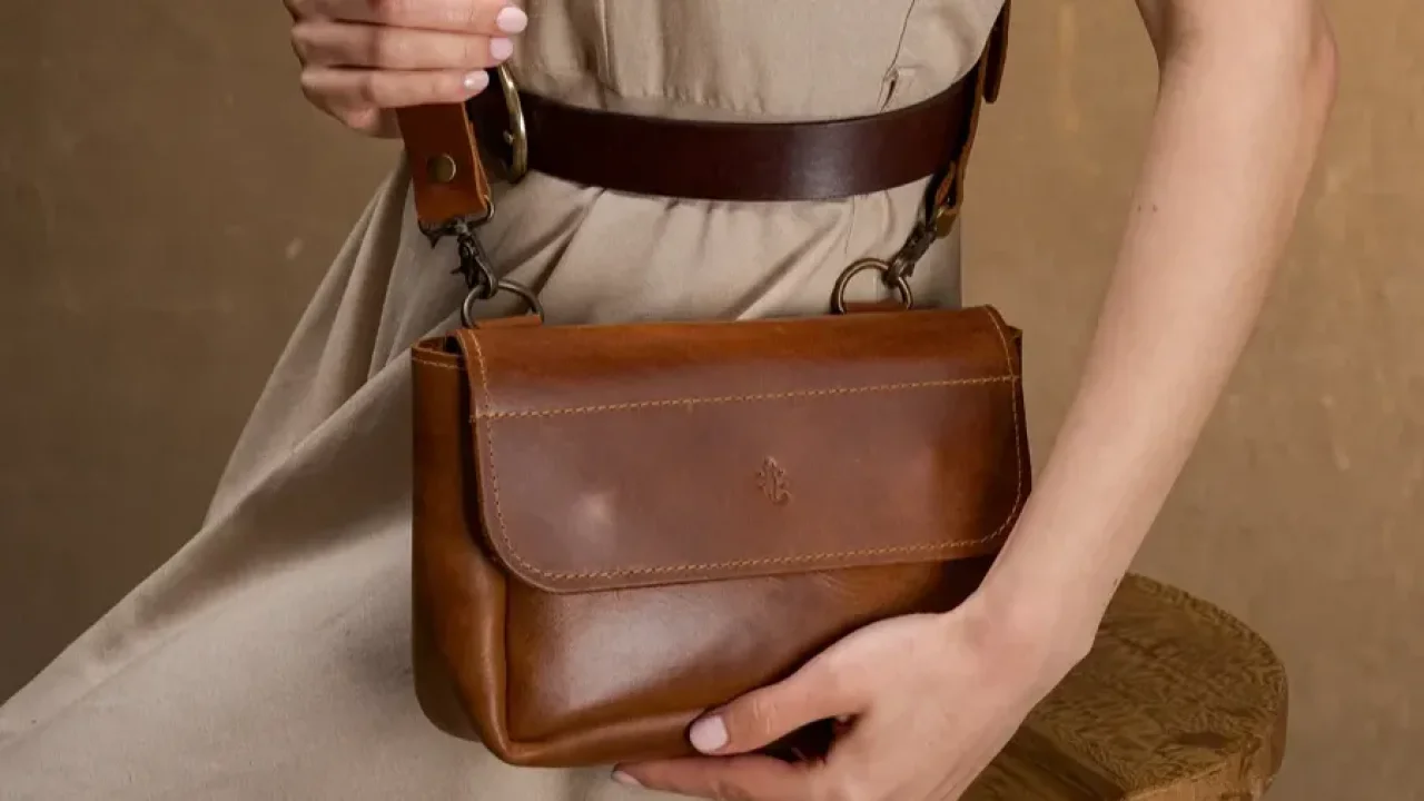 Deri Kadın Çantaları: Zamansız Şıklığın ve Kalitenin Simgesi