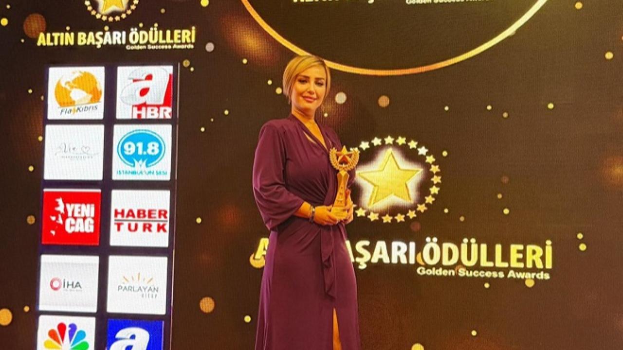 Gamze Şarlaklar’a “En İyi Kadın Sunucu” Ödülü