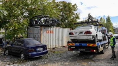 Hurda Araçlar Toplanıyor, Kent Temizleniyor