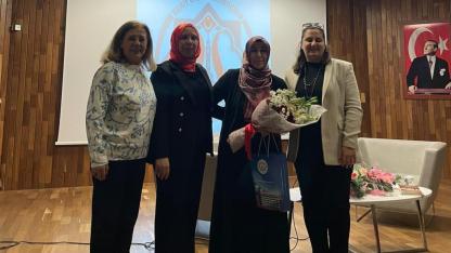 İzmir Şehit Ömer Halisdemir İmam Hatip Lisesi’nde "Okuma ve Yazmanın Önemi”  üzerine söyleşi