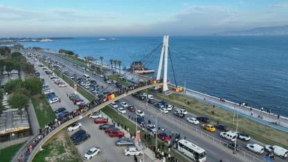 İzmir’de 09.05’te hayat durdu