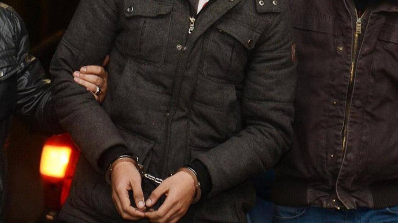 İzmir’de İhale Soruşturmasında 2 Tutuklama