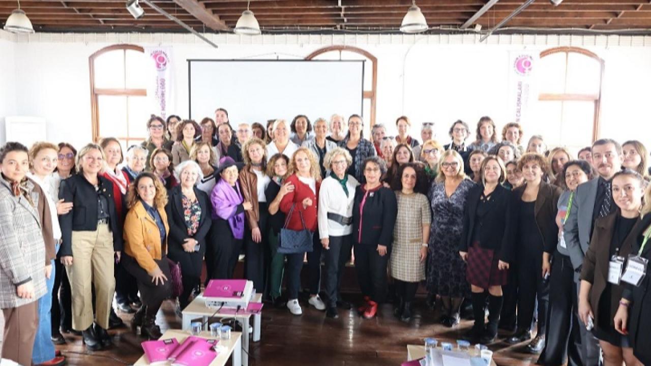 İzmir’de Kadınların Katılımıyla Güçlü Adımlar