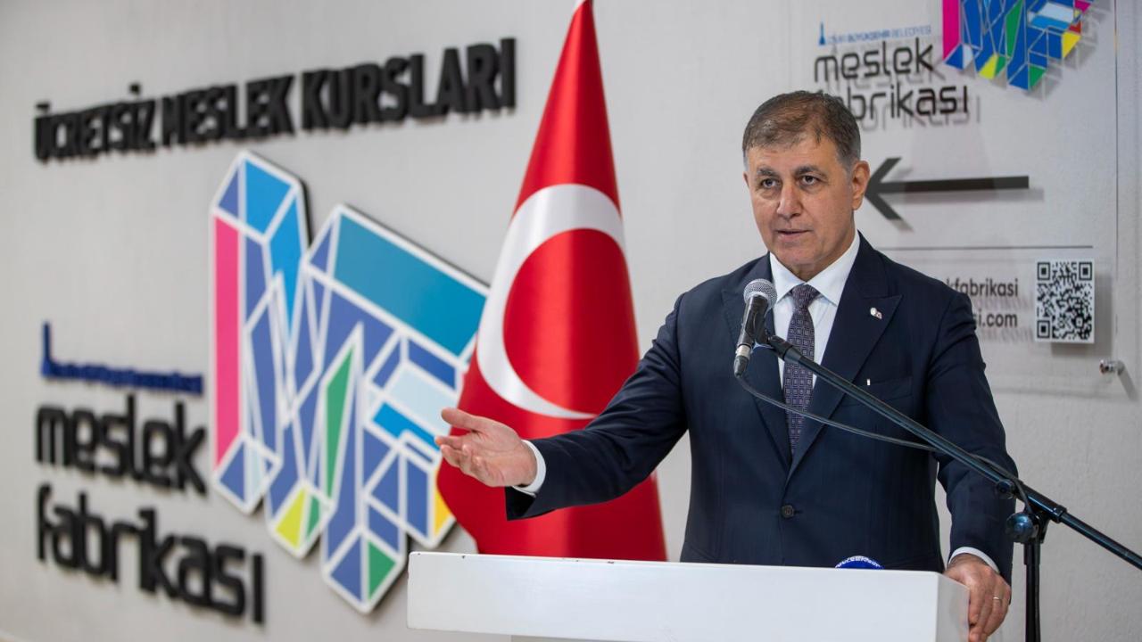 İzmir’de Sanayi Sitesinde İlk Meslek Fabrikası Kurs Merkezi