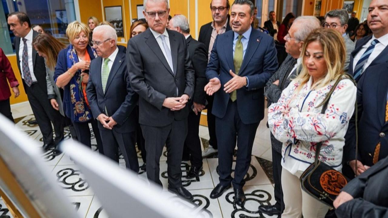 İzmir’in Tarihi Karelerle Anlatıldığı Sergi Açıldı