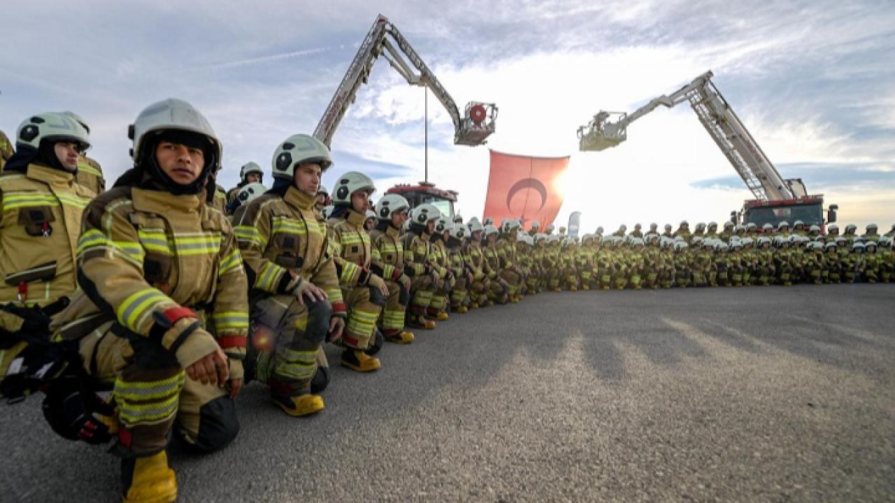 İzmir’in Yeni İtfaiyecileri Göreve Başladı