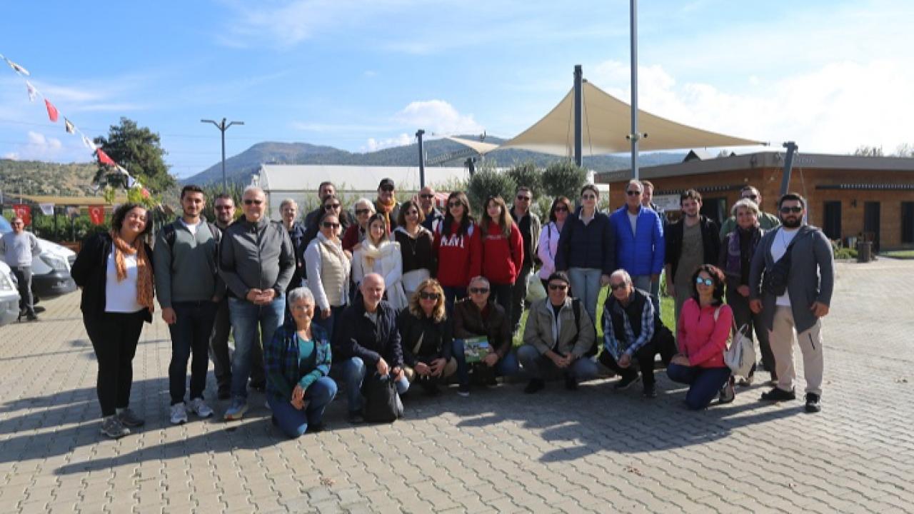 İzmirli Turist Rehberleri Efes Tarlası Yaşam Köyü’nde Eğitim Aldı