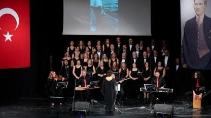 Konak’ta Atatürk’e Saygı Konseri