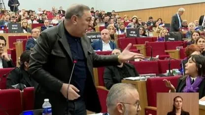 Meclis Toplantısında Gergin Anlar: Boztepe CHP’lilere Karşı Çıktı