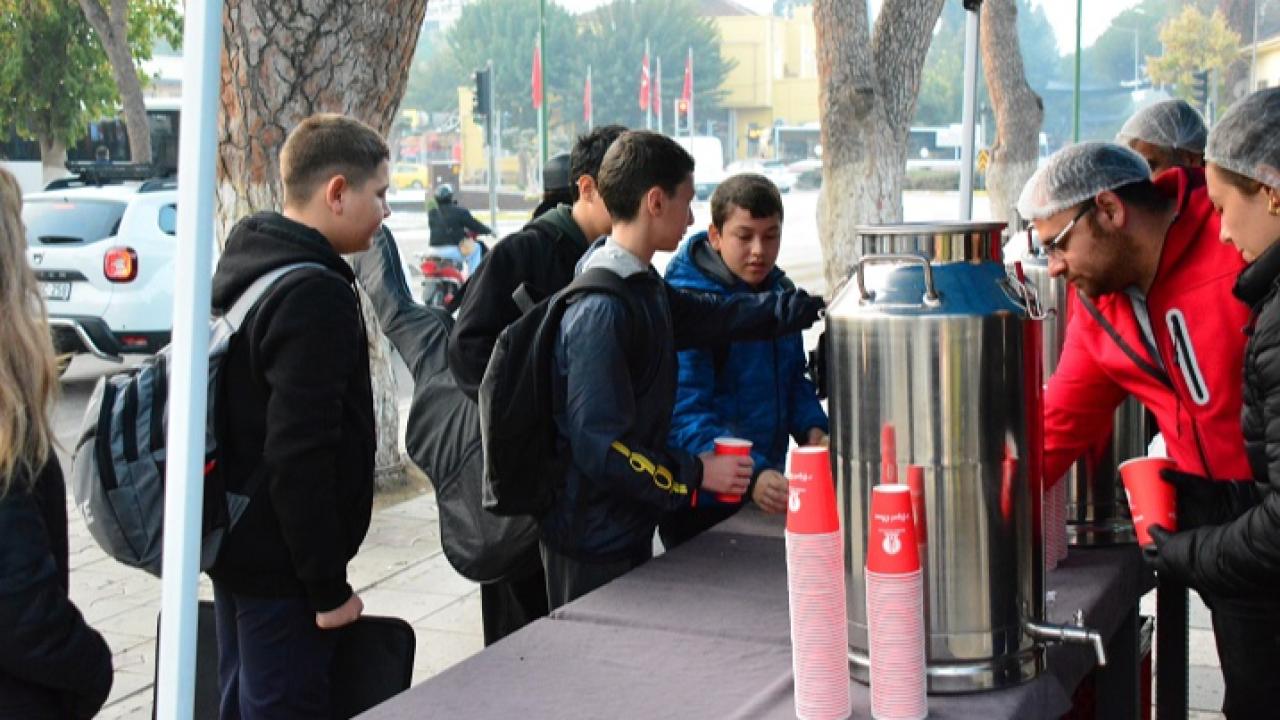Ödemiş Belediyesi’nden Soğuk Sabahlar İçin Sıcak Çorba