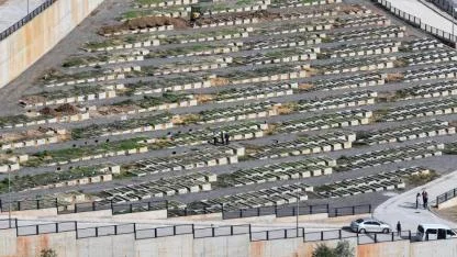 Örnekköy’de çift katlı mezarlık dönemi başladı