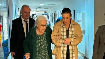 Prof. Dr. İoanna Kuçuradi’ye Efes Selçuk’tan Onur Ödülü