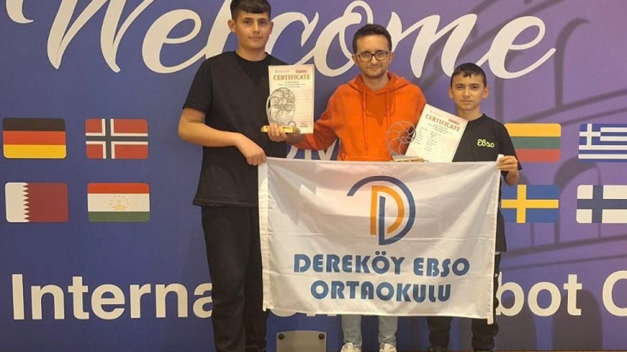 Roma’dan Çifte Dünya İkinciliğiyle Döndüler