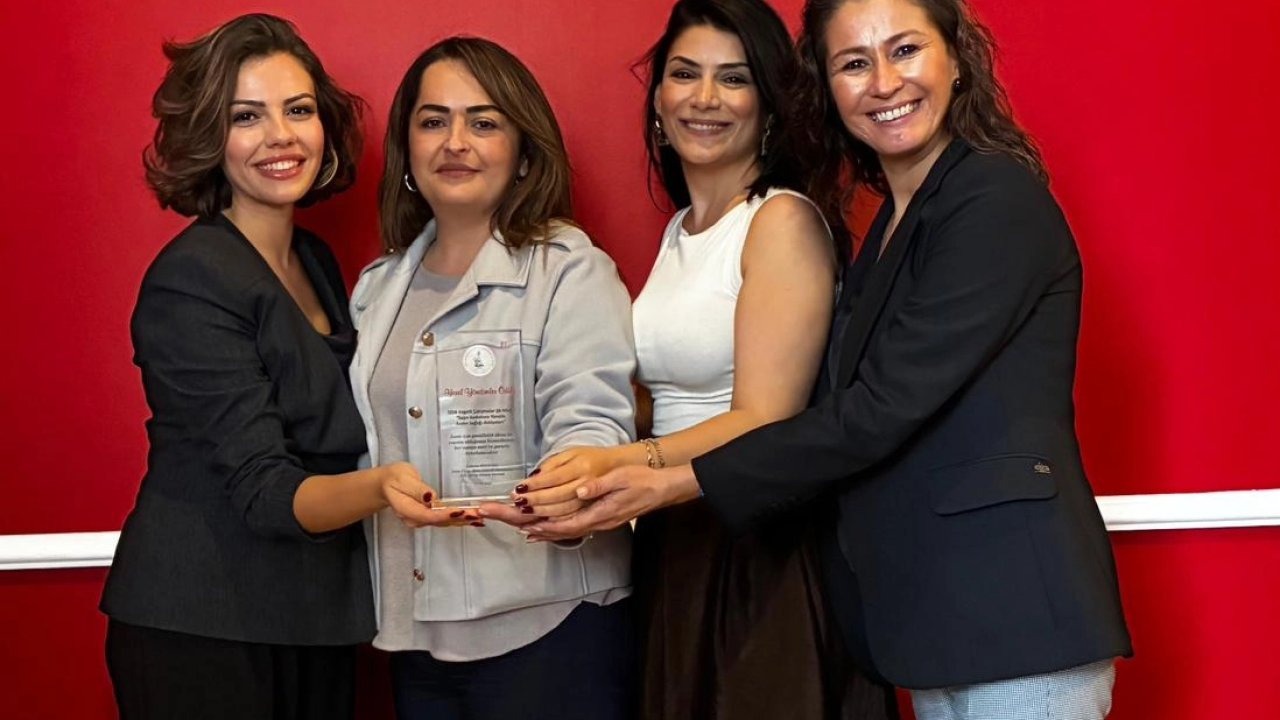 Sağır Kadınlara Yönelik Sağlık Atölyesine Birincilik Ödülü