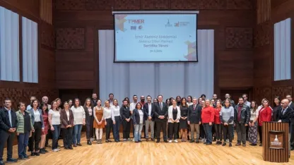 Akdeniz Dilleri Merkezi’nde sertifika gururu