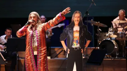 İzmir’de Barış Manço Şarkıları Yankılandı