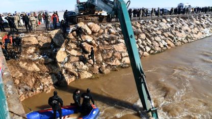 Harran’da kanala düşen araçta 3 can kaybı