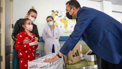 Başkan Eşki’den Minik Hastalara Yeni Yıl Morali
