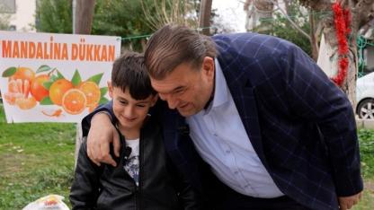 9 Yaşındaki Ferit’in Mandalina Standı Şenlikte Yıldız Oldu!