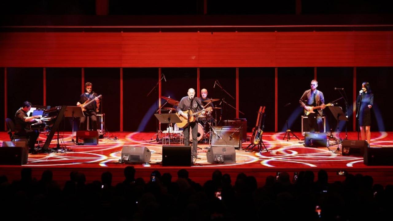 AASSM’de Yeni Yıl Coşkusu Fuat Güner’le Taştı