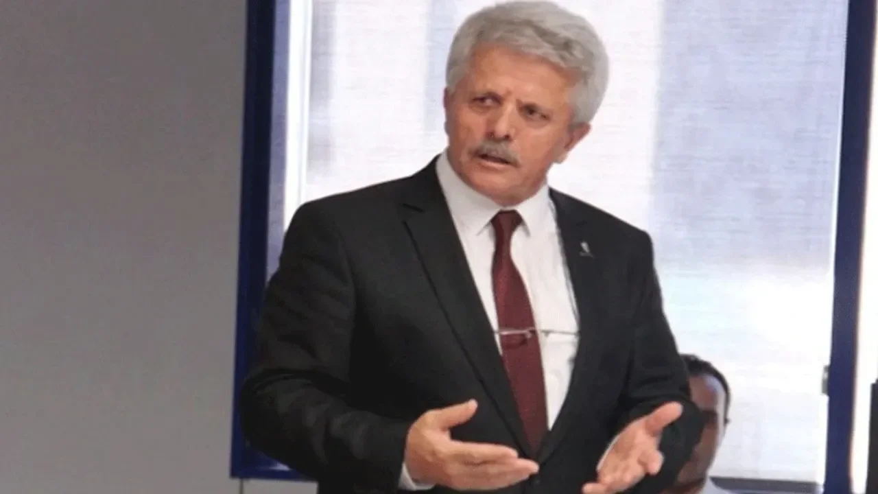 AK Partili Meclis Üyesi Mustafa Öztürk İstifa Etti