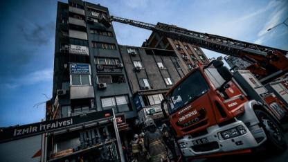 Bornova’da İş Hanı Yangını: 12 Kişi Kurtarıldı