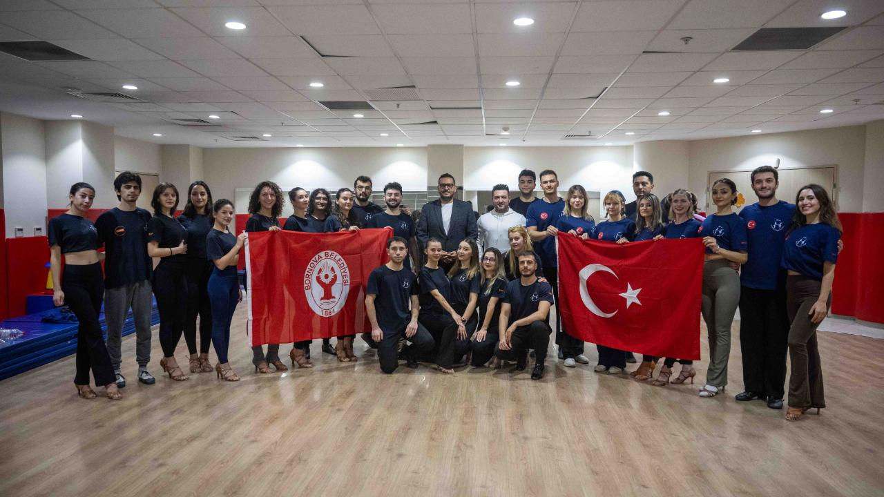 Bornova’nın dans gururu: ELADA dünya sahnesinde