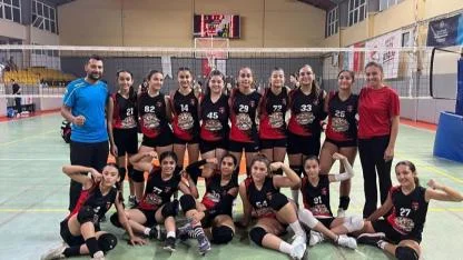 Çiğli’nin Voleybol Altyapısı Ligde Fırtına Gibi