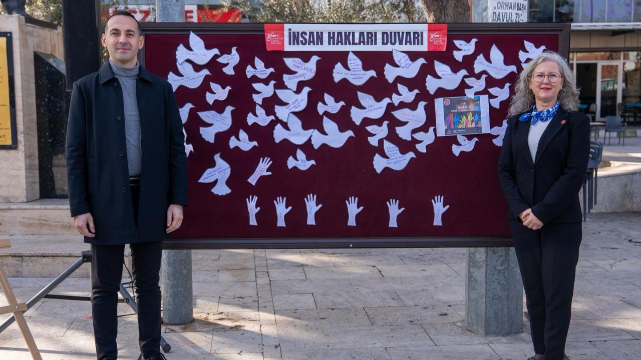Gaziemir’de İnsan Hakları Günü Mesajı