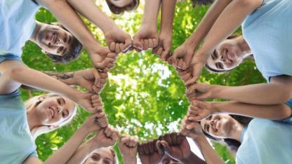 Gönüllüleri Görmek Lazım