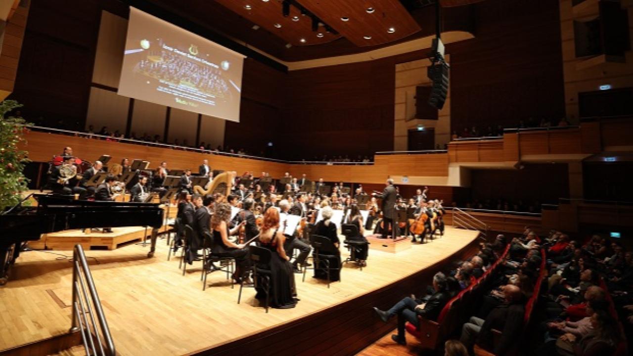 İZDSO’dan yeni yıla görkemli konser