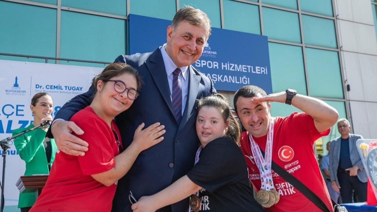 İzmir Büyükşehir’in engelli sporcuları 2025’e damga vurdu