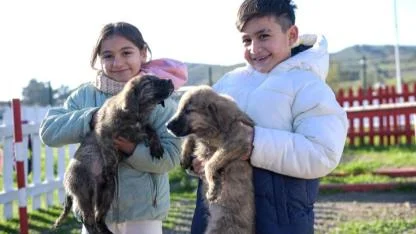 İzmir’de Çocuklara Hayvan Sevgisi Aşılanıyor