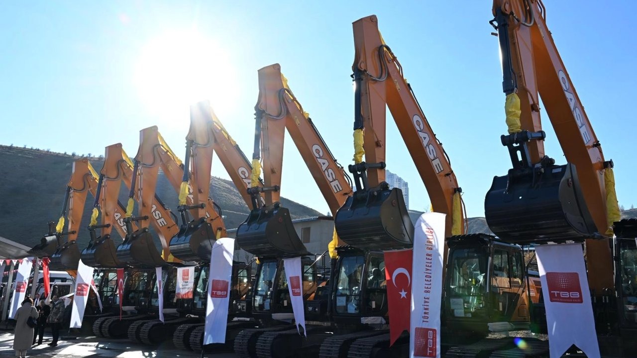 Karabağlar’a Yeni İş Makinesi