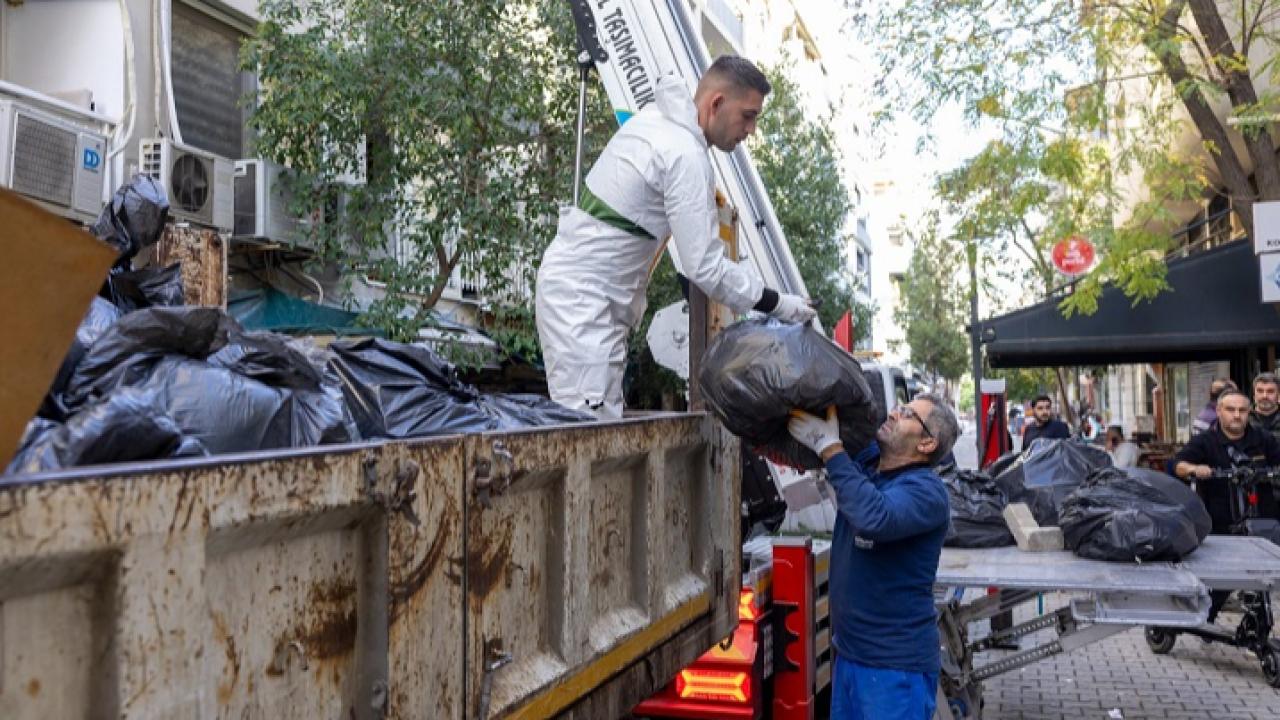 Konak’ta çöp ev temizlendi