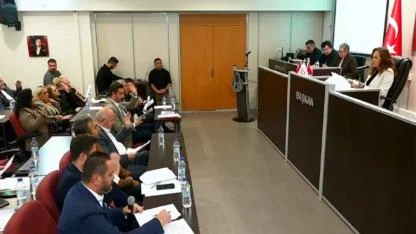 Ünal’dan Pazar Yeri Tartışmasına Net Mesaj