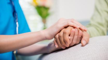 Yaşlı bakımının merkezi İzmir oluyor