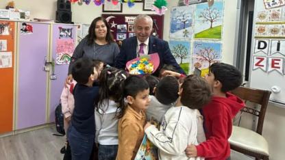 YAZAR ERTEKİN OKULÖNCESİ ÇOCUKLARLA BULUŞTU