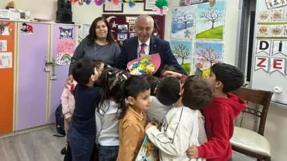 YAZAR ERTEKİN OKULÖNCESİ ÇOCUKLARLA BULUŞTU