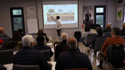 Efes Selçuk’ta zeytin budama eğitimi