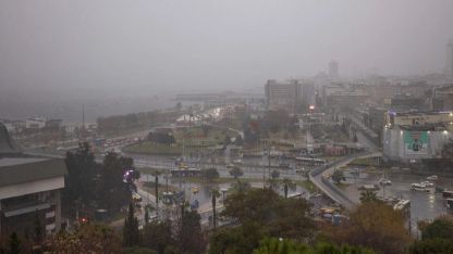İzmir’de Sağanak Alarmı: Büyükşehir Tüm Birimleriyle Sahada