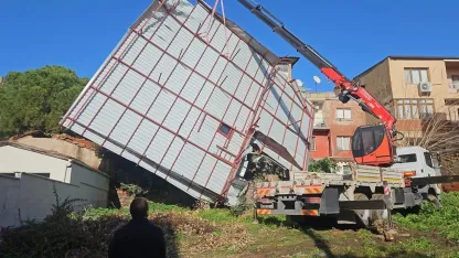İzmir’de sağanak ve fırtına alarmı