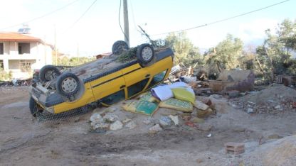 Manavgat’ta Hortumun Yaraları Sarılıyor