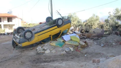 Manavgat’ta Hortumun Yaraları Sarılıyor