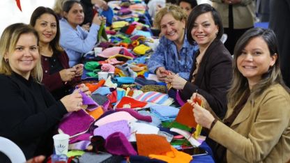 Karabağlar’dan deprem bölgesine ilmek ilmek dayanışma