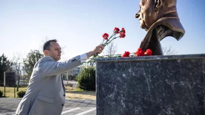 Rauf Denktaş Bornova’da KKTC Parkı’nda anıldı