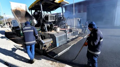 Bornova’da Yollar Yenileniyor