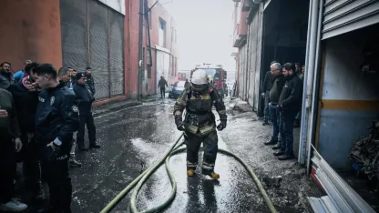 Buca’da Depo Yangını Korkuttu