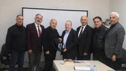 Burhan Özfatura: “İzmir Yanlış Politikaların Bedelini Ödüyor”